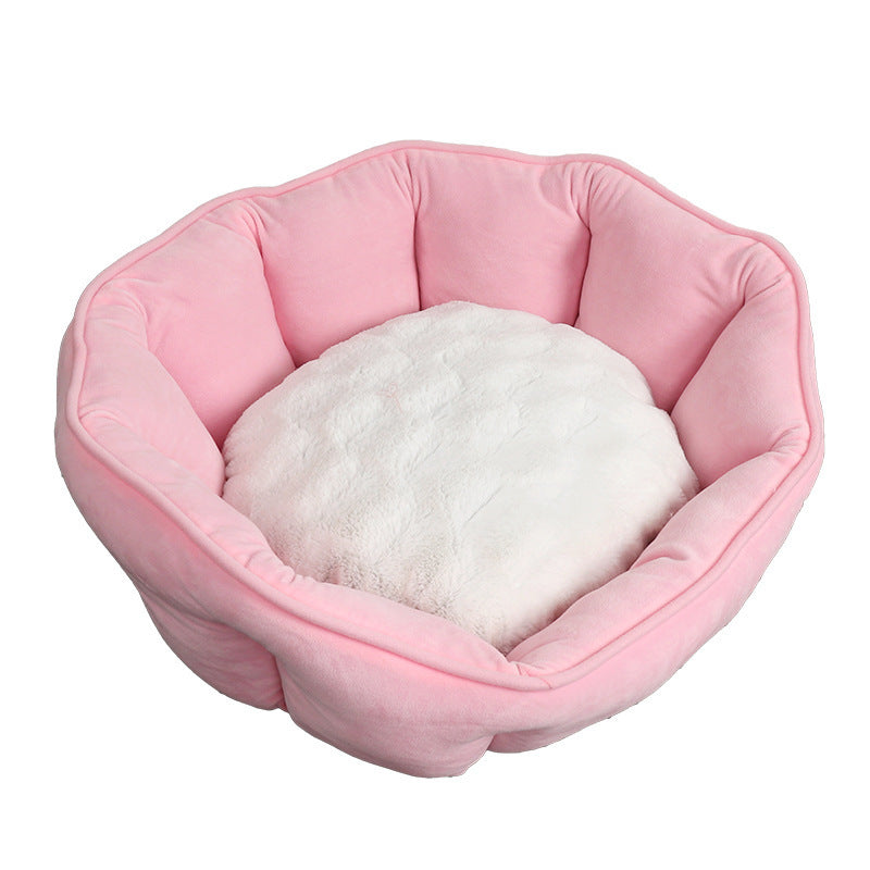 Shell-Shaped Cat Bed – Soft & Cozy Suede Plush Cushion