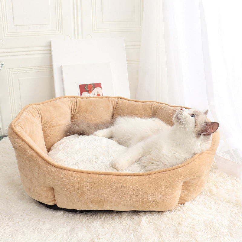 Shell-Shaped Cat Bed – Soft & Cozy Suede Plush Cushion