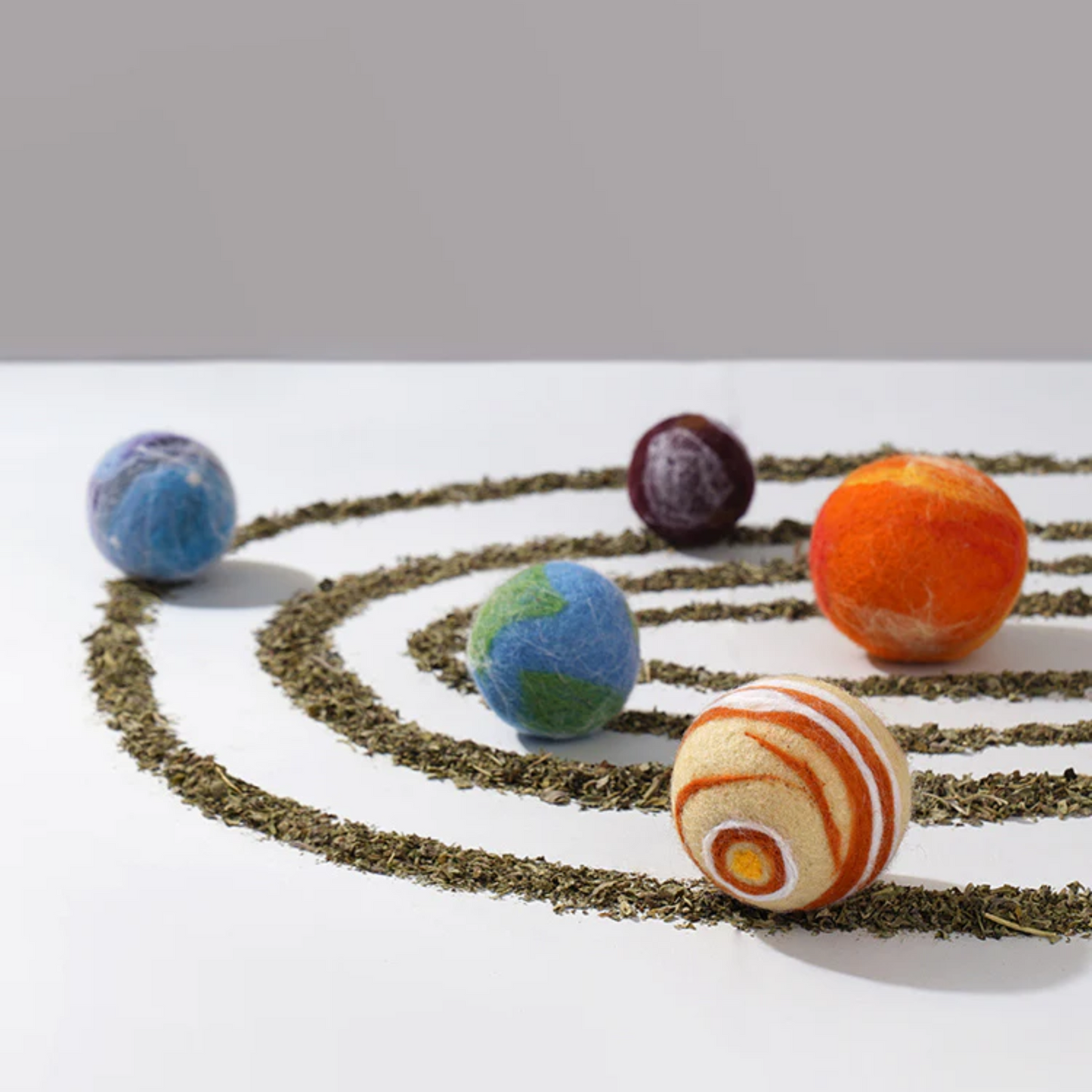 Catnip-Filled Felt Planet Balls for Cats – Interactive Pet Toys